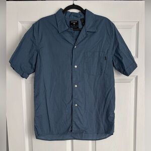 Dockers Men’s Regular Fit Blue Camp Short Sleeve Breathable Cotton  Shirt, M